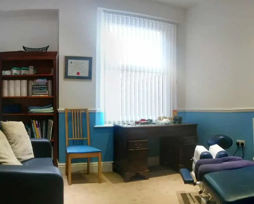 Treatment room with chiropractic table